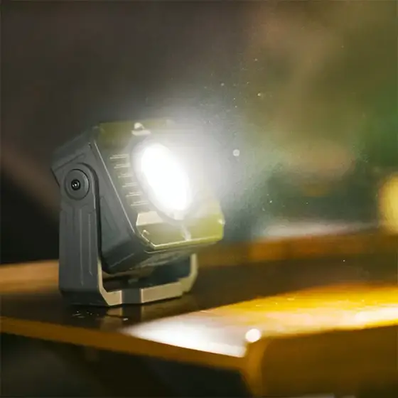 پروژکتور کمپینگ نیچرهایک مدل CNK2300012 اورجینال