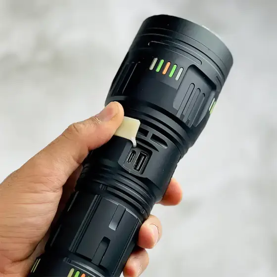چراغ قوه زوم دار اسمال سان مدل ZY-T601